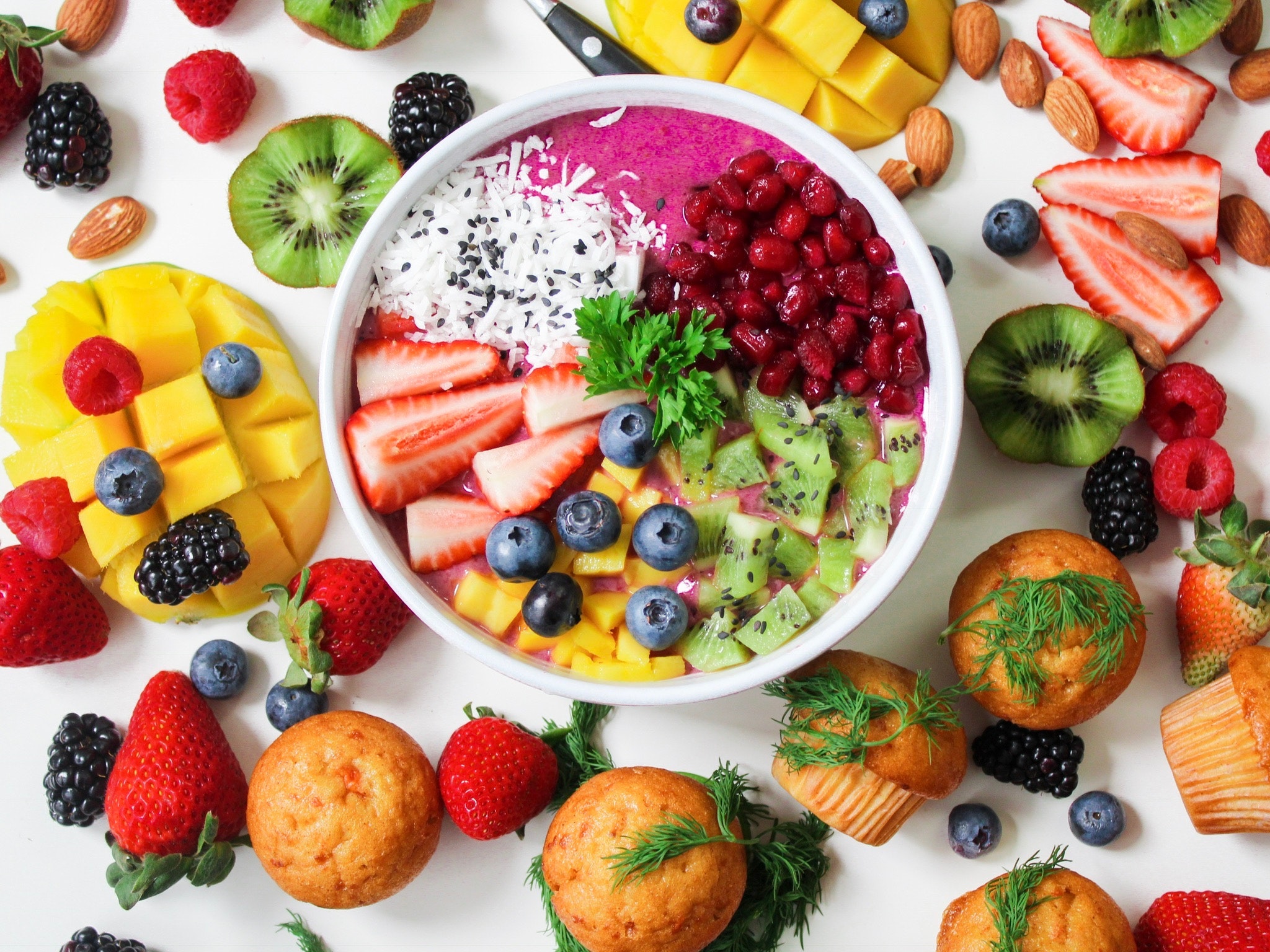 <p>Alimenta&ccedil;&atilde;o</p>

<p>Esse tema hoje tao difundido na internet e no mundo, tem milh&otilde;es de teorias, linhas de atua&ccedil;&atilde;o e tudo o mais, aqui no Life and Health, eu n&atilde;o pretendo ser uma mentora de novos h&aacute;bitos, mas pretendo contar para vcs de sabores e experiencias vivenciadas, receitas aprovadas e at&eacute; quem sabe, poder entregar fresquinhos e deliciosos quitutes.</p>
